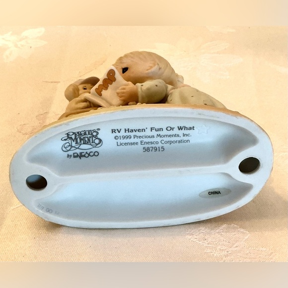 Adorable Precious Moments figurine titled "RV Haven' Fun Or What" collectible. - Picture 6 of 8